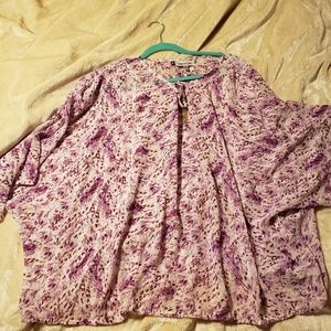 Jennifer Lopez plus size top